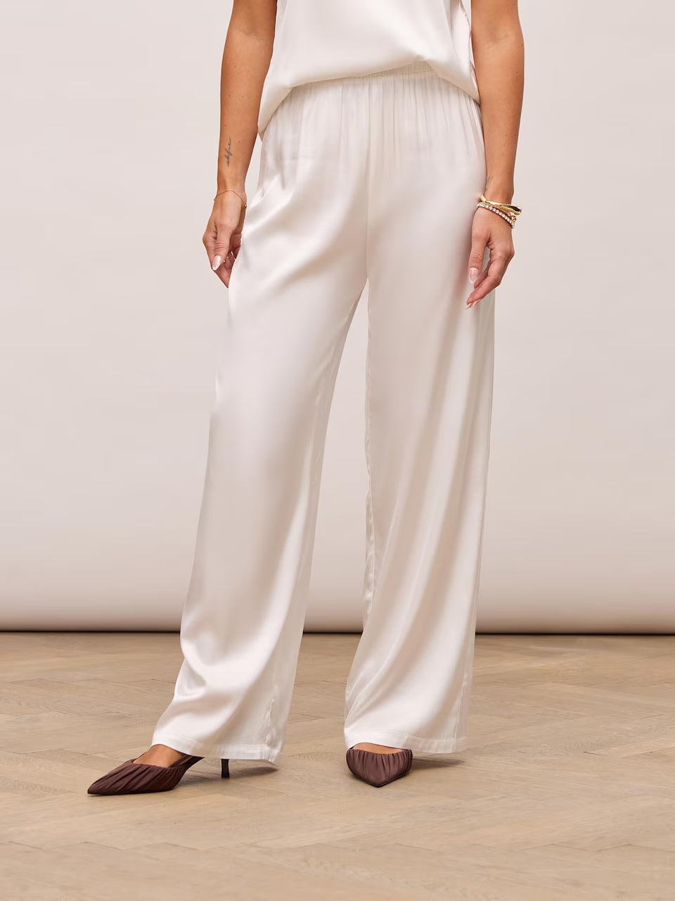 Noar Studios Pantalones de pierna ancha en blanco roto